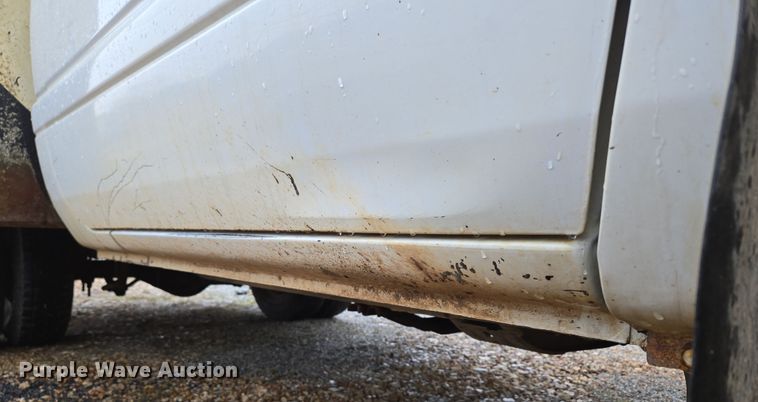 image for item DP6197 2001 Dodge Ram 3500 bucket truck