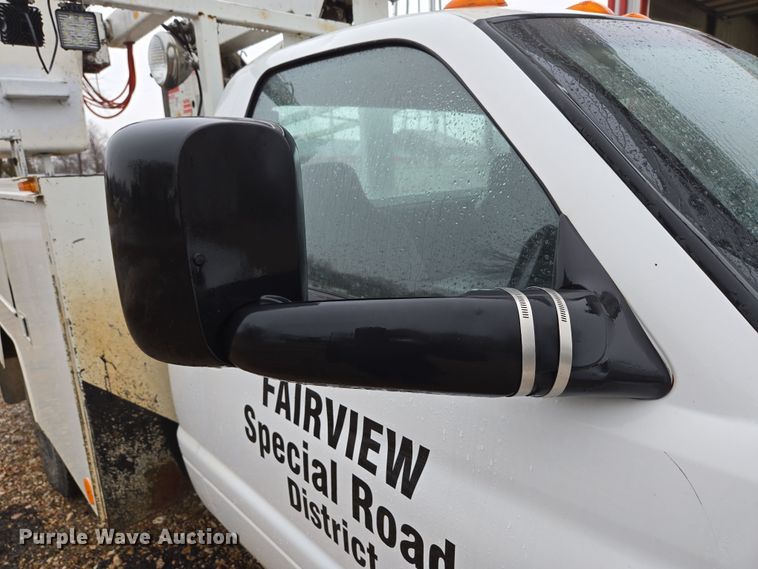 image for item DP6197 2001 Dodge Ram 3500 bucket truck