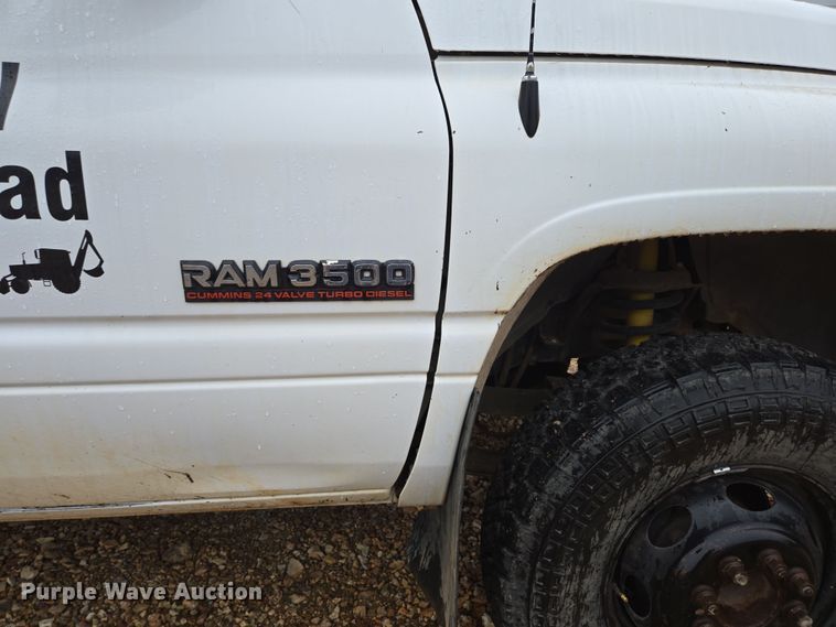 image for item DP6197 2001 Dodge Ram 3500 bucket truck