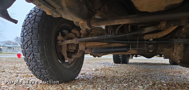 image for item DP6197 2001 Dodge Ram 3500 bucket truck