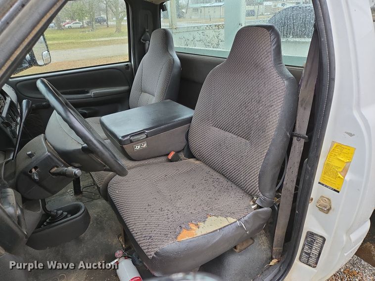 image for item DP6197 2001 Dodge Ram 3500 bucket truck