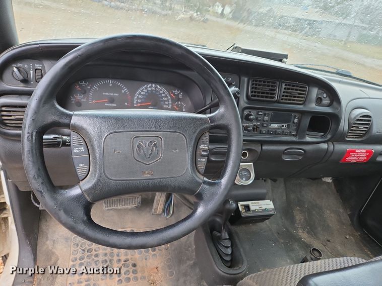 image for item DP6197 2001 Dodge Ram 3500 bucket truck