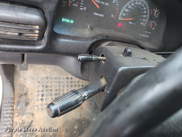 image for item DP6197 2001 Dodge Ram 3500 bucket truck