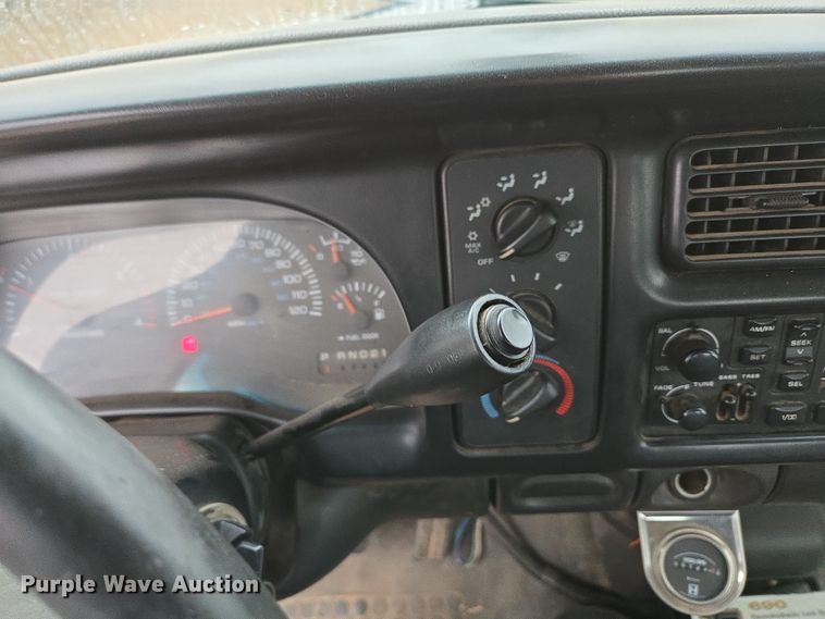 image for item DP6197 2001 Dodge Ram 3500 bucket truck