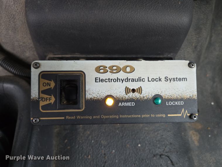 image for item DP6197 2001 Dodge Ram 3500 bucket truck