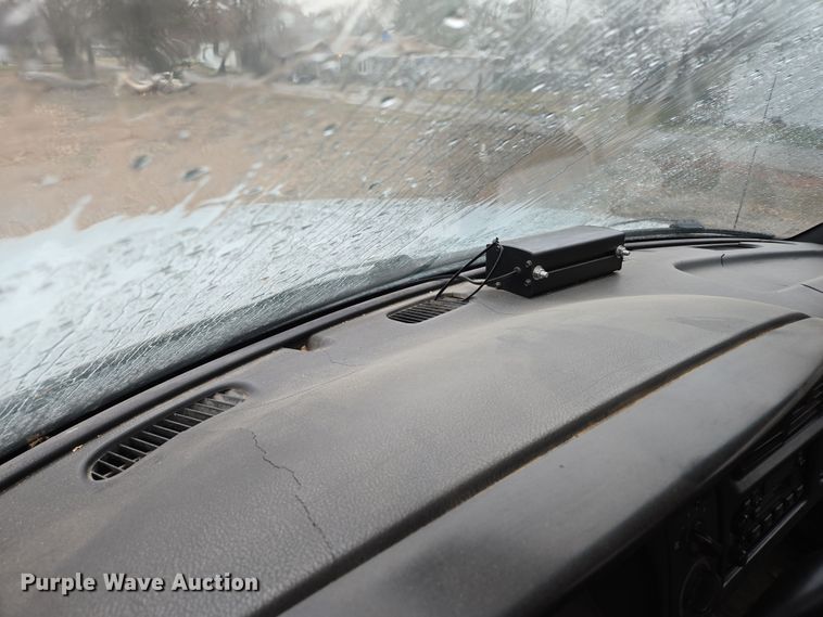 image for item DP6197 2001 Dodge Ram 3500 bucket truck