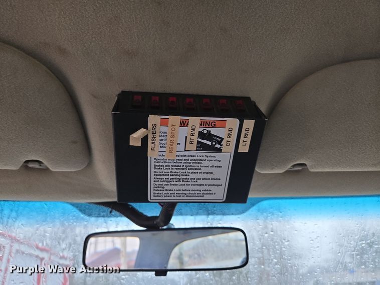 image for item DP6197 2001 Dodge Ram 3500 bucket truck