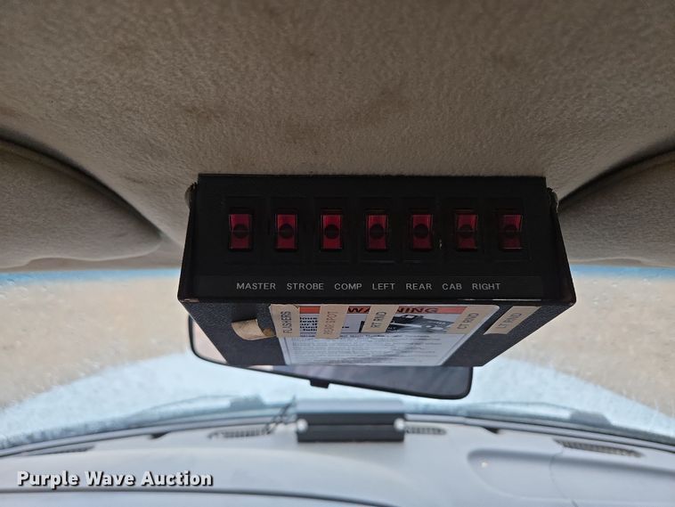 image for item DP6197 2001 Dodge Ram 3500 bucket truck