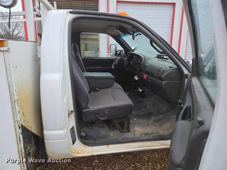 image for item DP6197 2001 Dodge Ram 3500 bucket truck