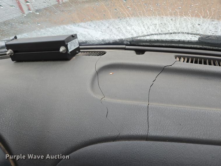 image for item DP6197 2001 Dodge Ram 3500 bucket truck