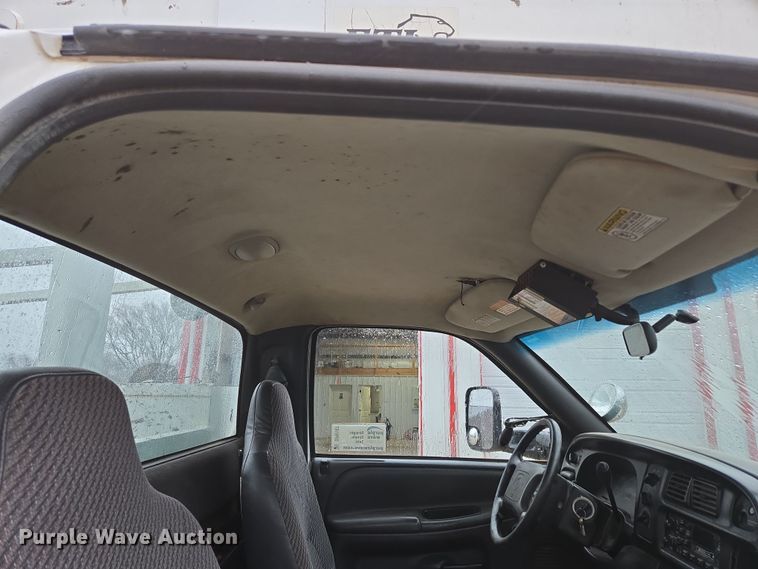 image for item DP6197 2001 Dodge Ram 3500 bucket truck