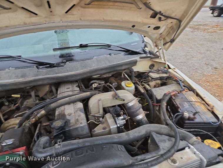 image for item DP6197 2001 Dodge Ram 3500 bucket truck