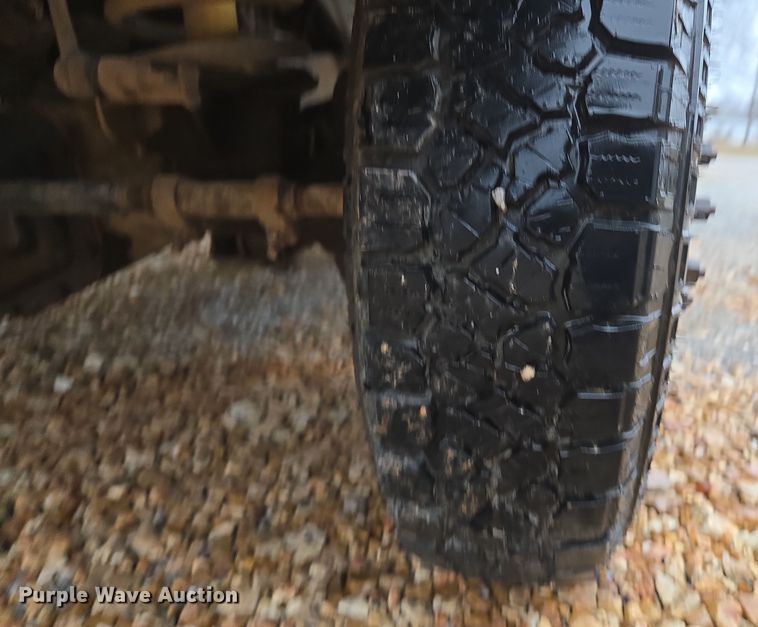 image for item DP6197 2001 Dodge Ram 3500 bucket truck