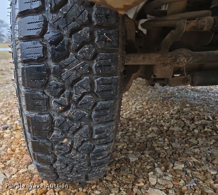 image for item DP6197 2001 Dodge Ram 3500 bucket truck