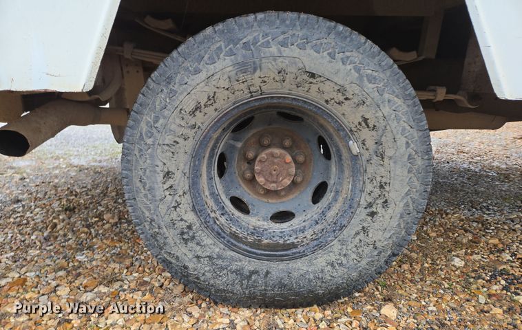 image for item DP6197 2001 Dodge Ram 3500 bucket truck