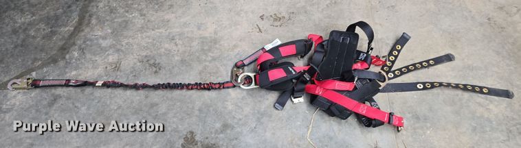 image for item DP6197 2001 Dodge Ram 3500 bucket truck