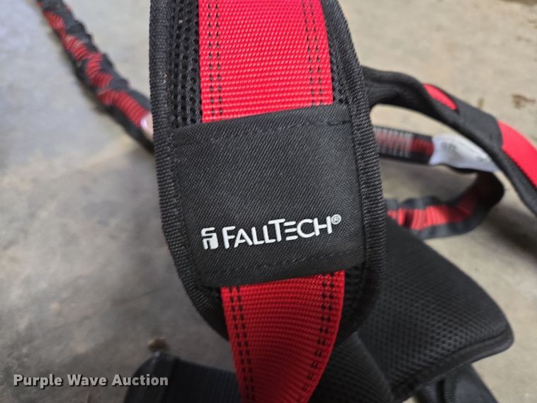 image for item DP6197 2001 Dodge Ram 3500 bucket truck