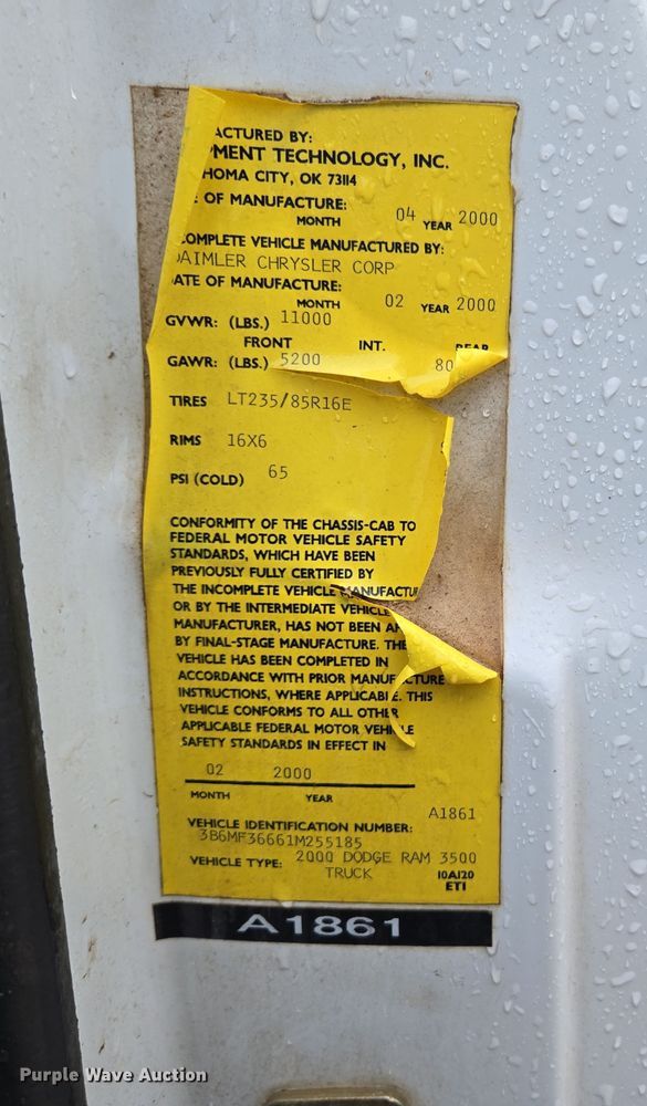 image for item DP6197 2001 Dodge Ram 3500 bucket truck