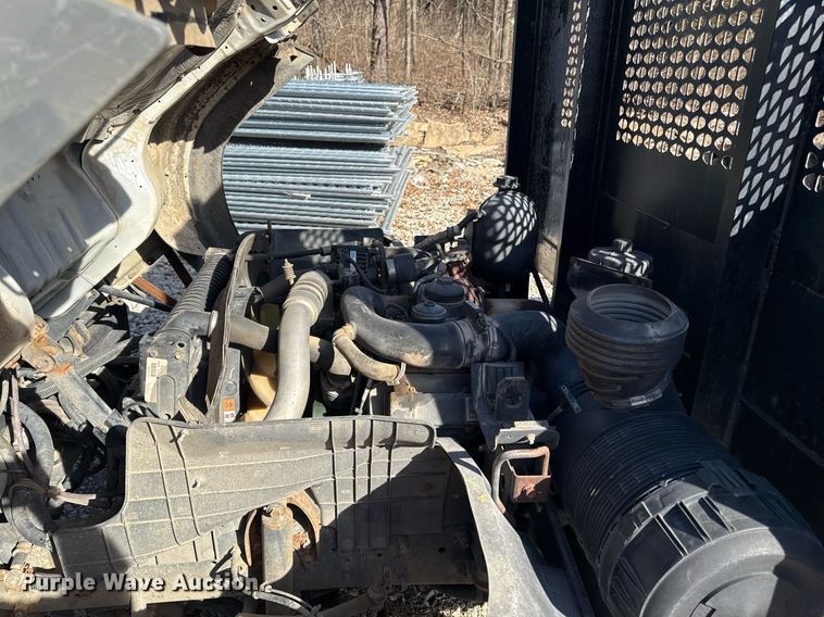 image for item DQ6653 2006 Ford LCF flatbed truck