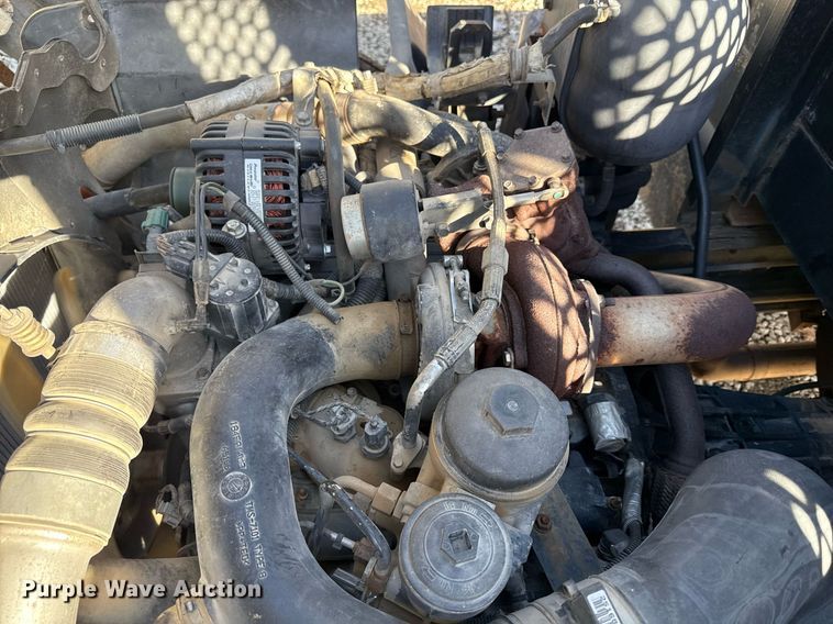 image for item DQ6653 2006 Ford LCF flatbed truck