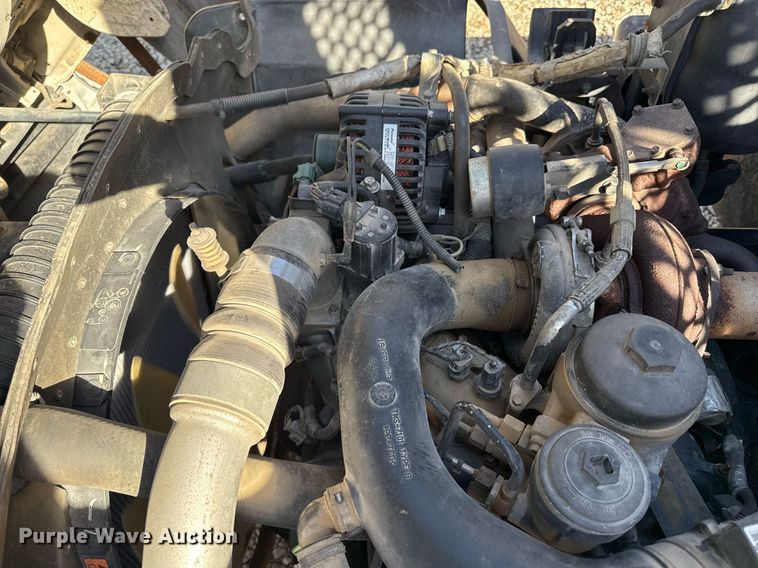 image for item DQ6653 2006 Ford LCF flatbed truck