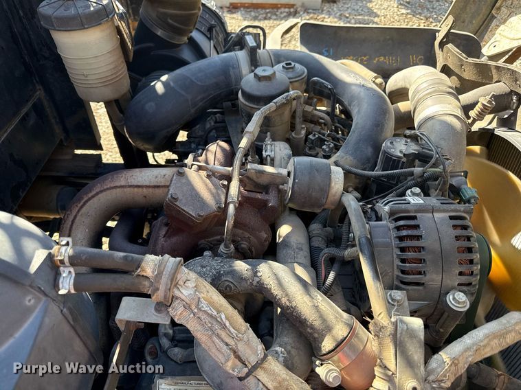 image for item DQ6653 2006 Ford LCF flatbed truck