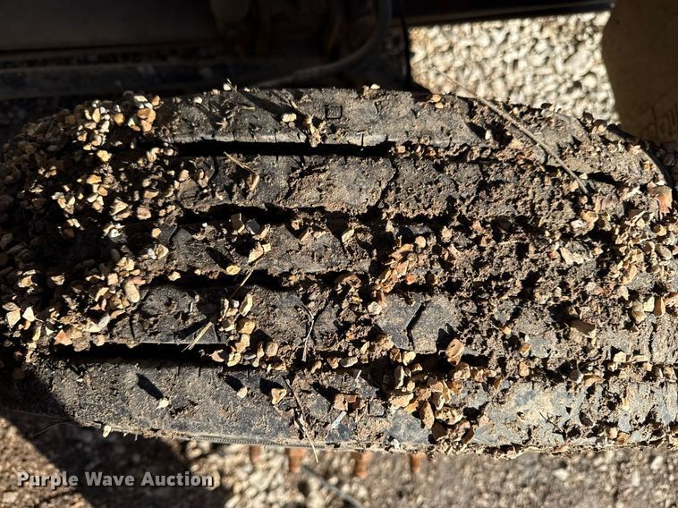 image for item DQ6653 2006 Ford LCF flatbed truck