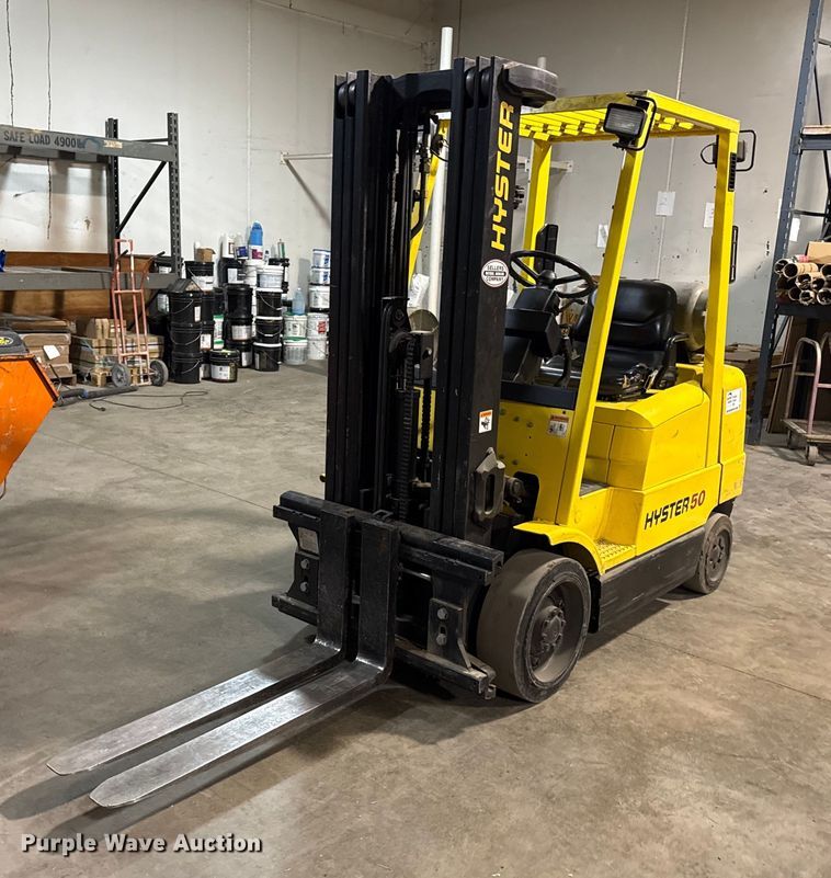 image for item DQ6681 2000 Hyster 50 forklift