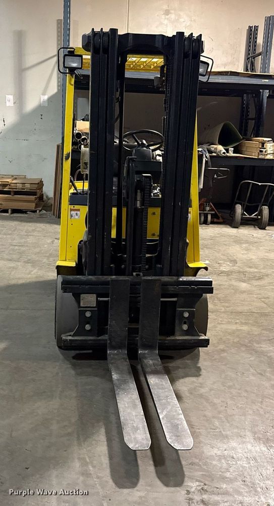 image for item DQ6681 2000 Hyster 50 forklift