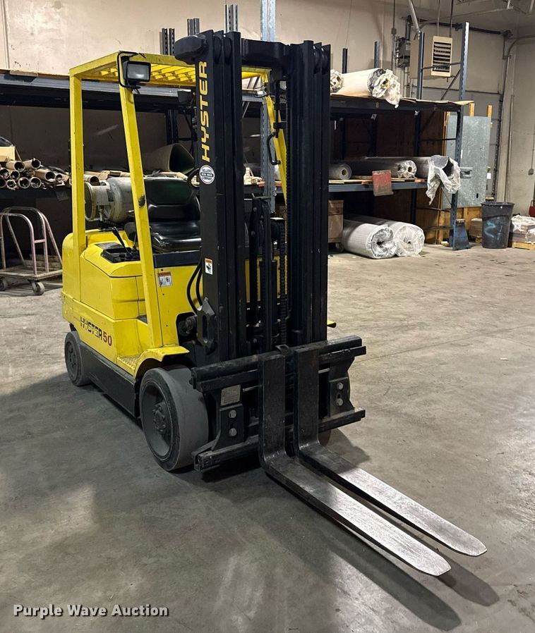 image for item DQ6681 2000 Hyster 50 forklift