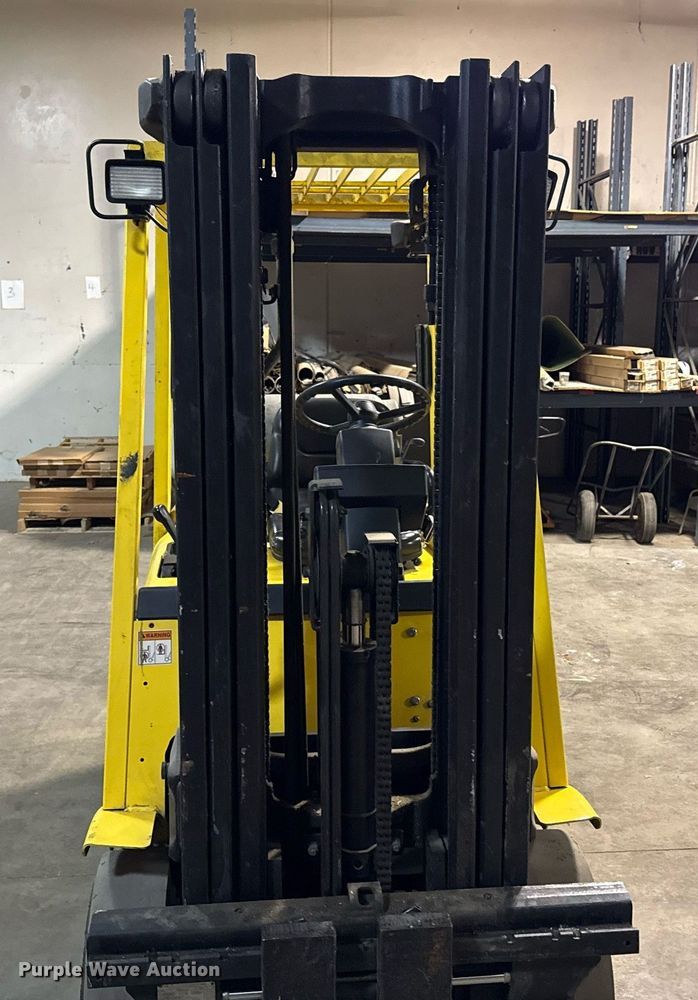 image for item DQ6681 2000 Hyster 50 forklift