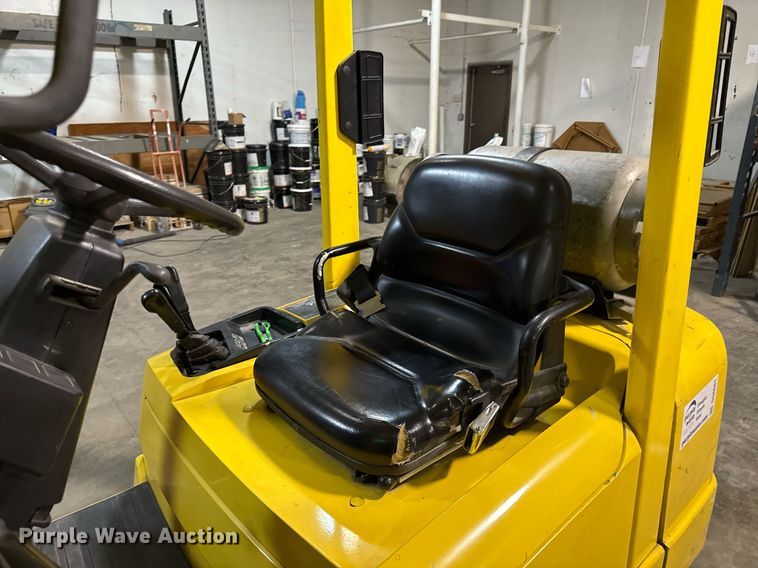 image for item DQ6681 2000 Hyster 50 forklift