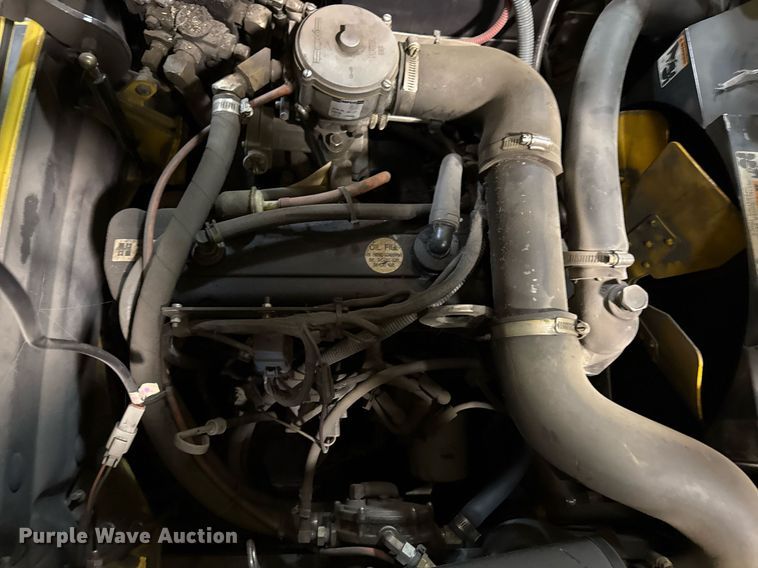 image for item DQ6681 2000 Hyster 50 forklift