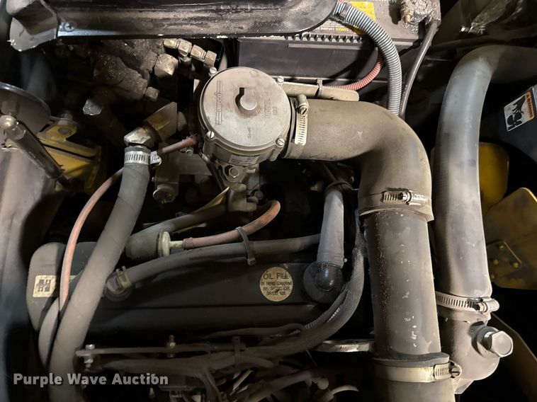 image for item DQ6681 2000 Hyster 50 forklift