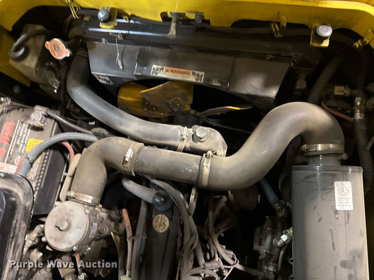 image for item DQ6681 2000 Hyster 50 forklift