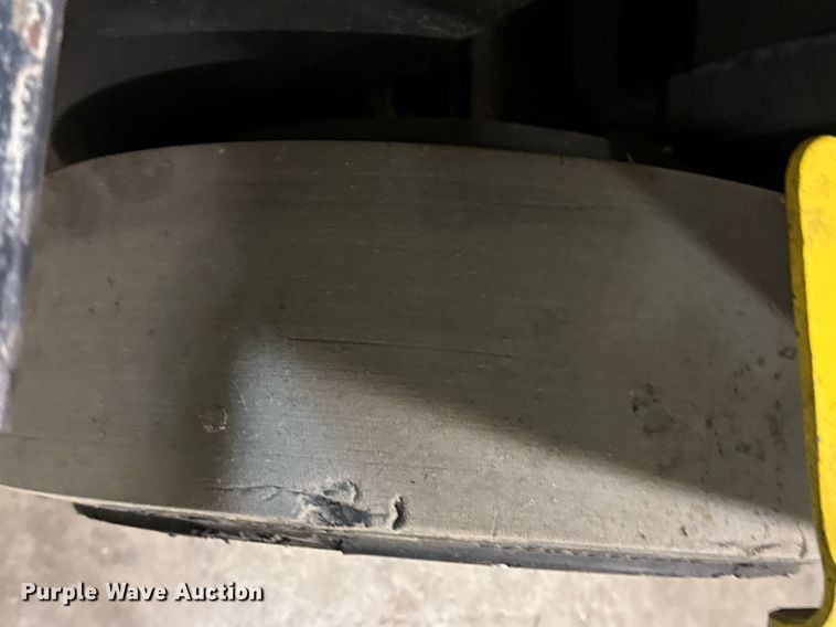 image for item DQ6681 2000 Hyster 50 forklift