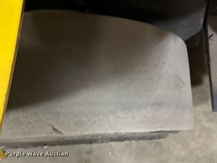 image for item DQ6681 2000 Hyster 50 forklift