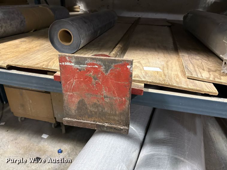 image for item DQ6681 2000 Hyster 50 forklift