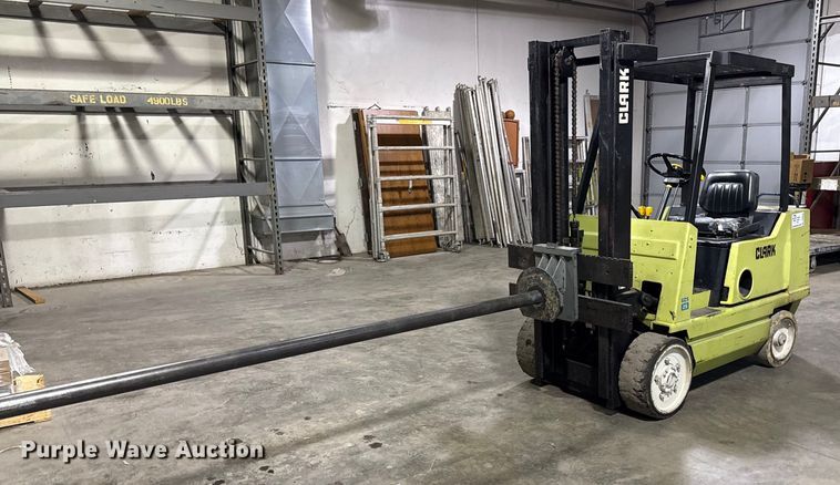 image for item DQ6682 Clark GCS25MB forklift