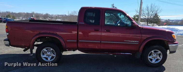 image for item DS5270 2000 Toyota Tundra Limited Access Cab pickup truck