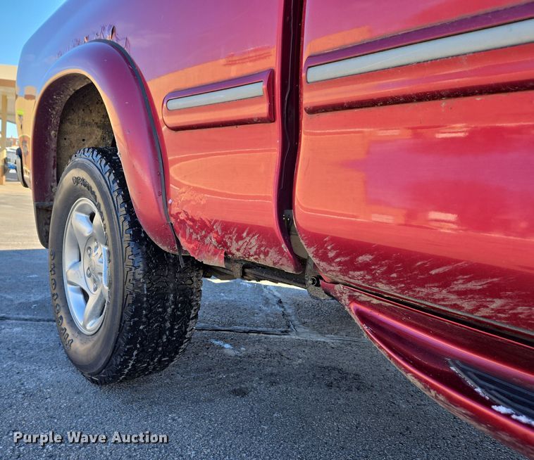 image for item DS5270 2000 Toyota Tundra Limited Access Cab pickup truck