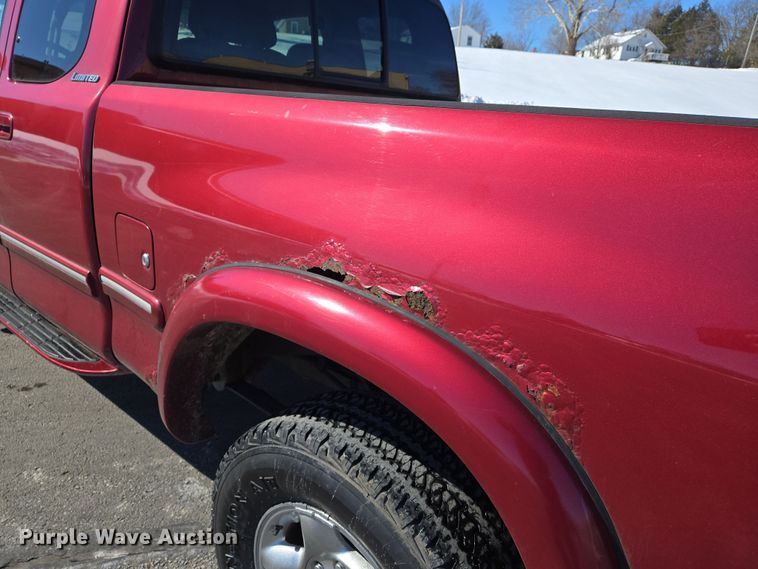 image for item DS5270 2000 Toyota Tundra Limited Access Cab pickup truck