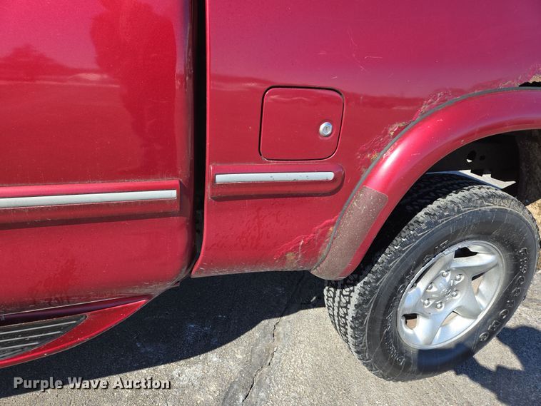 image for item DS5270 2000 Toyota Tundra Limited Access Cab pickup truck