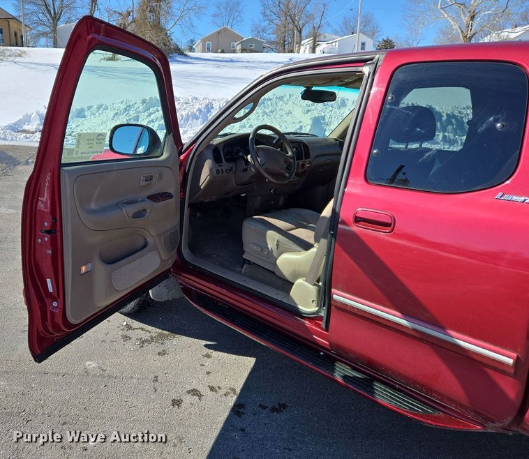 image for item DS5270 2000 Toyota Tundra Limited Access Cab pickup truck