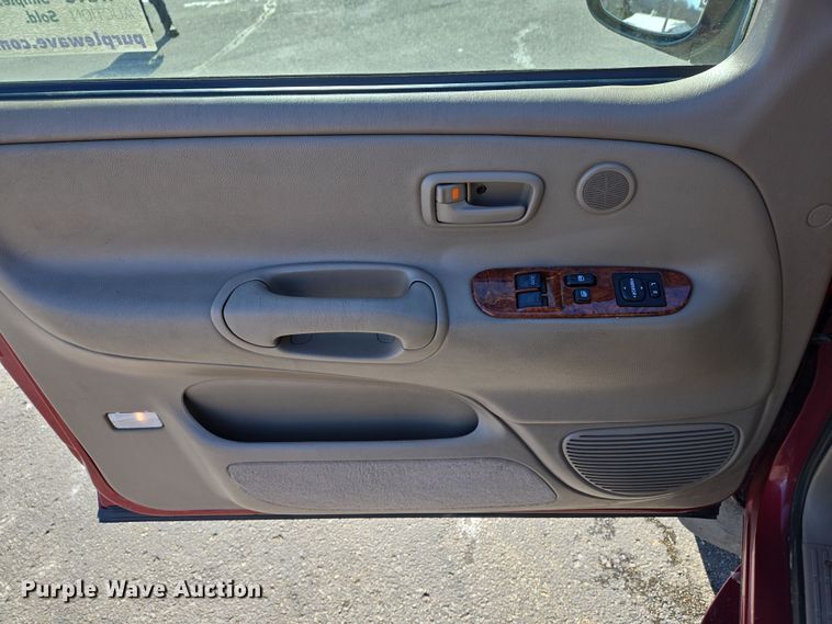 image for item DS5270 2000 Toyota Tundra Limited Access Cab pickup truck