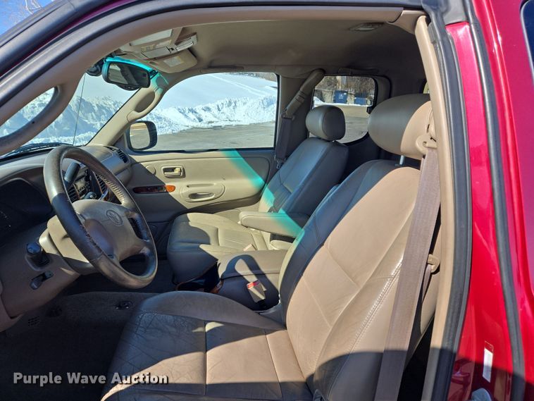 image for item DS5270 2000 Toyota Tundra Limited Access Cab pickup truck