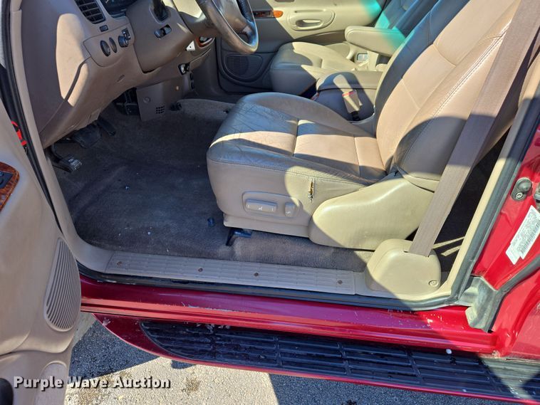 image for item DS5270 2000 Toyota Tundra Limited Access Cab pickup truck