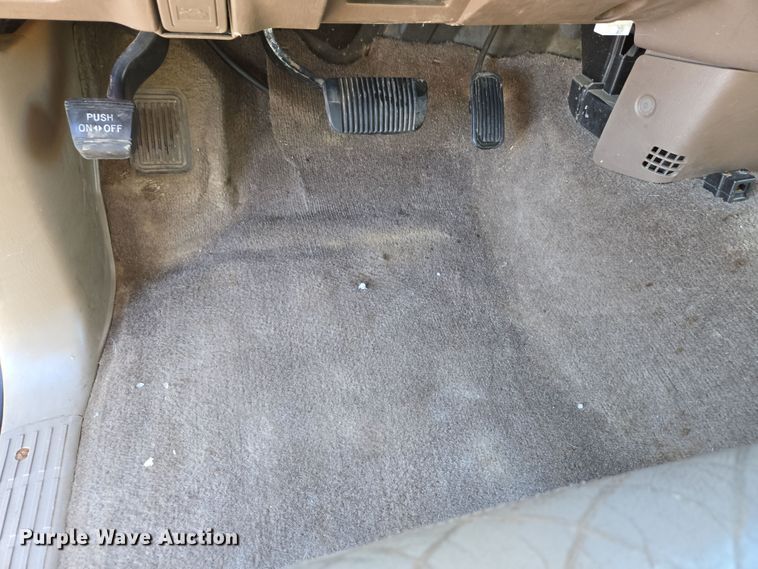 image for item DS5270 2000 Toyota Tundra Limited Access Cab pickup truck