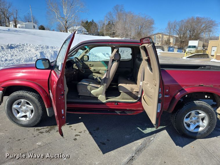 image for item DS5270 2000 Toyota Tundra Limited Access Cab pickup truck
