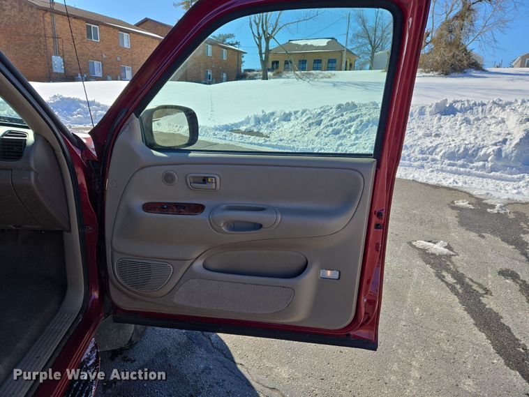 image for item DS5270 2000 Toyota Tundra Limited Access Cab pickup truck